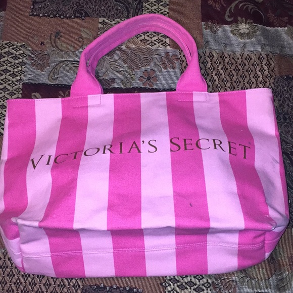 Victoria's Secret Handbags - VICTORIA’S SECRET TOTE BAG